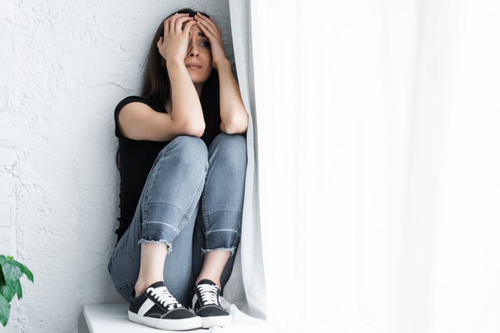 como tratar sindrome do panico mulher desesperada