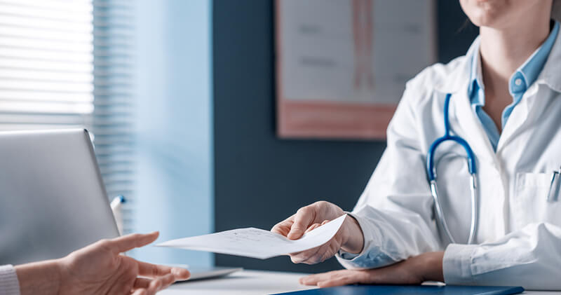 canabidiol medico fazendo prescricao