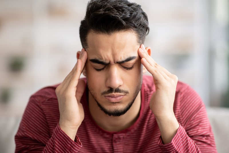 canabidiol para enxaqueca homem com dores