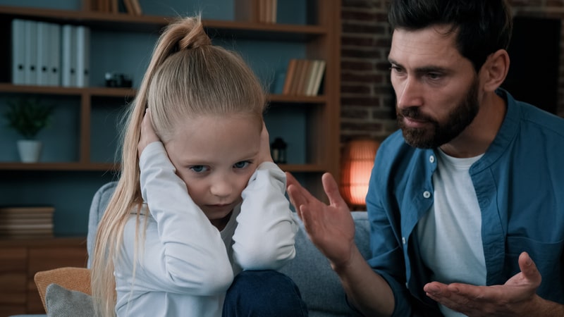 sintomas de tod menina desobediente