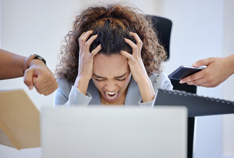 sindrome de burnout tratamento natural mulher estressada
