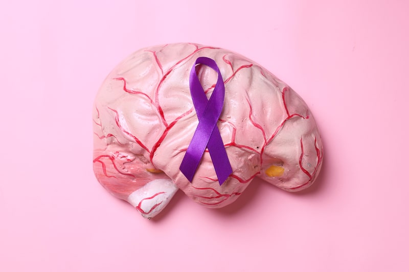 tratamentos para epilepsia cerebro com simbolo