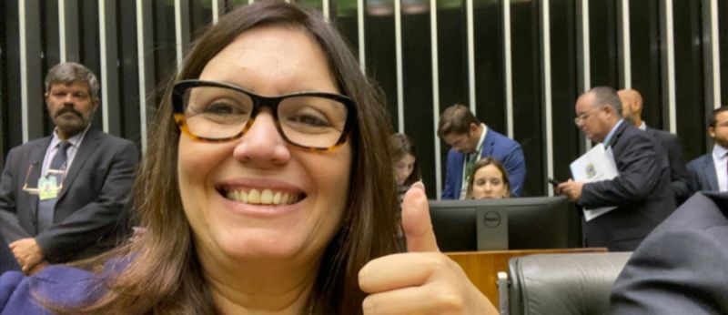 Deputada Bia Kicis diz que vai estudar se o cânhamo sem thc pode ser uma alternativa ao pl399