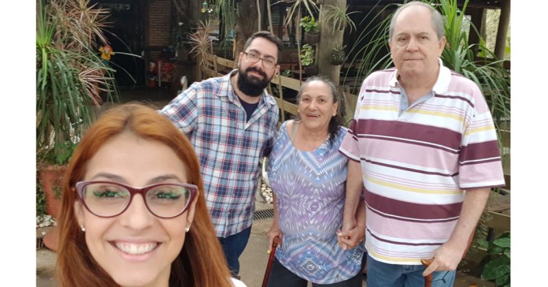 Evaldo com a esposa, Carmen Lúcia, o filho Evaldo Júnior e a nora, Amanda Neves (arquivo pessoal)